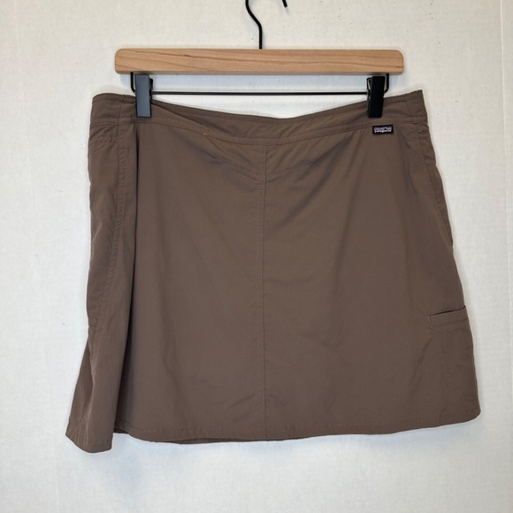 Patagonia Women’s Brown Athletic Skort with Side Button – Size 12 - Picture 3 of 14